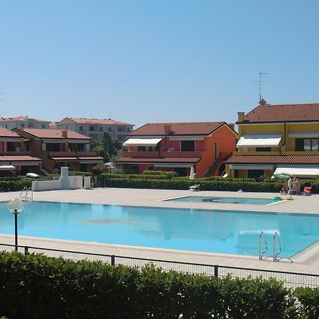 Residence Villaggio Dei Fiori Con Piscina E Posto Spiaggia Incluso Caorle Zimmer foto